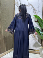 Abaya stylée avec des fleurs