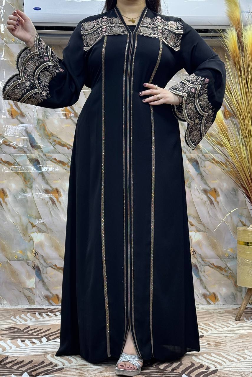 Abaya stylée avec des perles