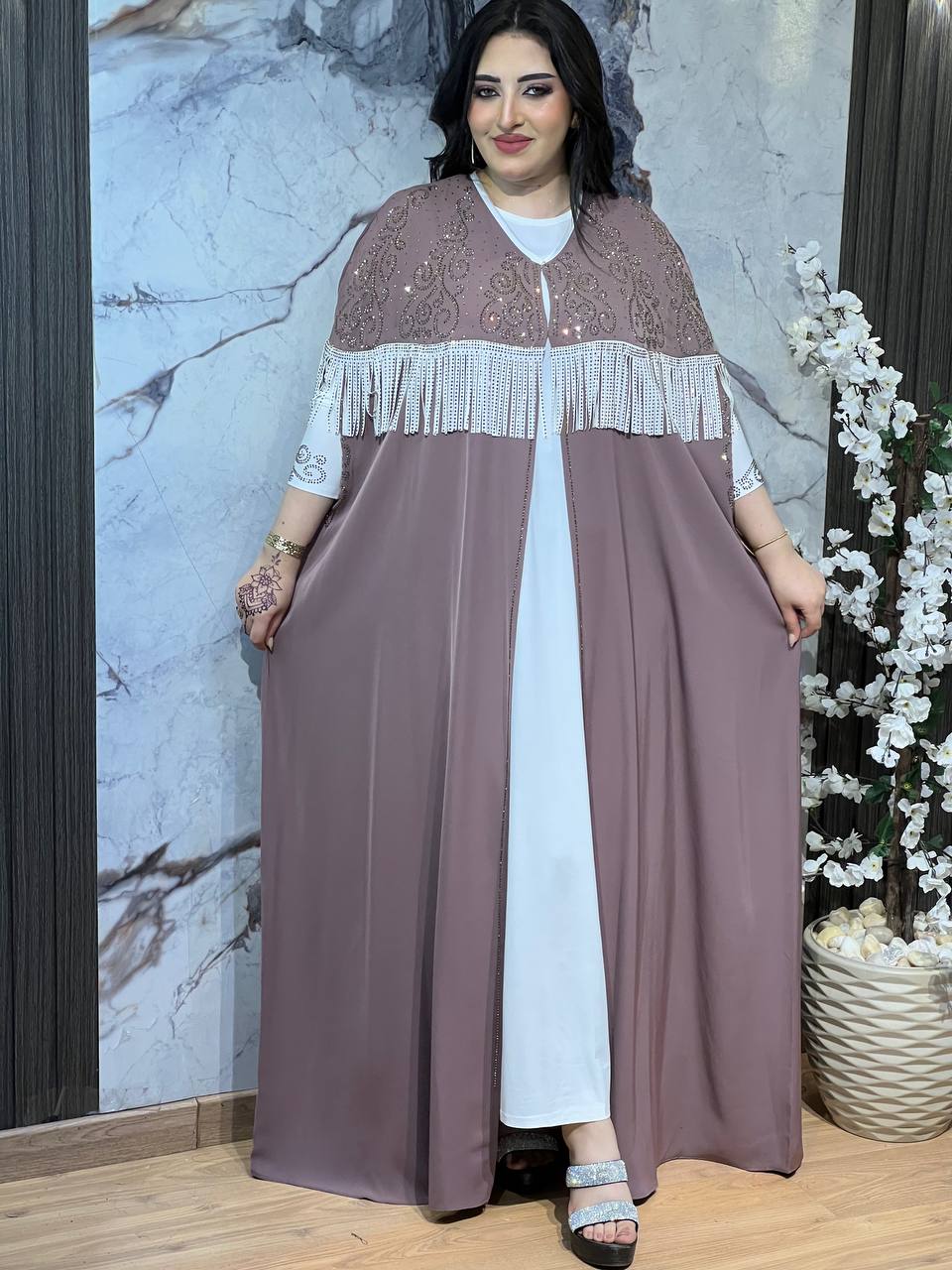 Élégance orientale en tenue raffinée